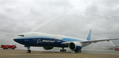 17 Years Since Its Reveal: Who Flies The Boeing 777.